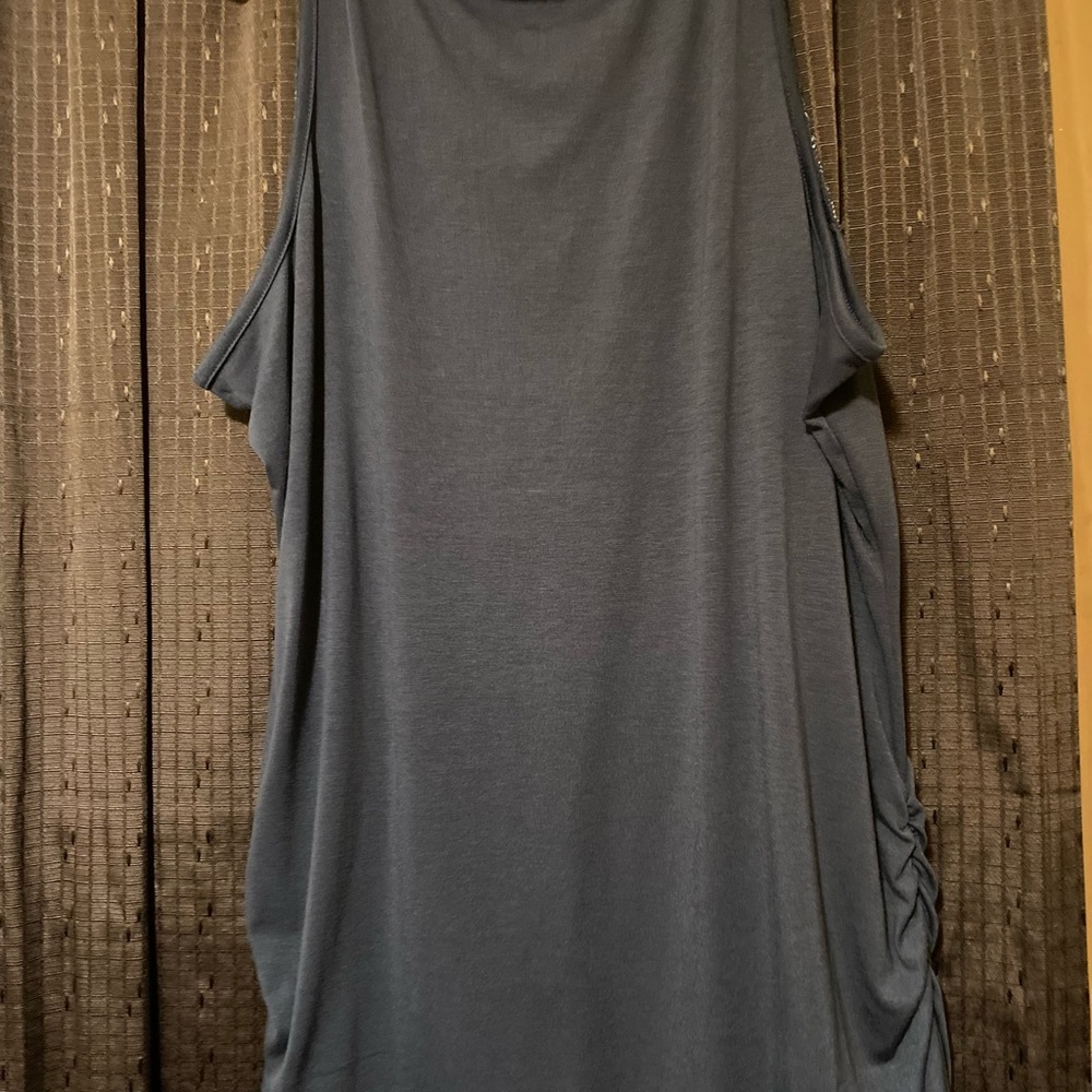 Lane Bryant size 18/20 sleeveless, gray, sequined top with ruched sides. - Picture 2 of 5